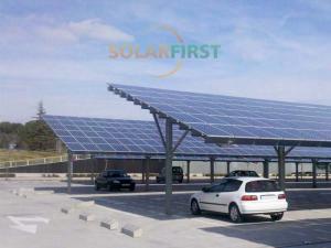 Montagem de garagem solar de aço no solo