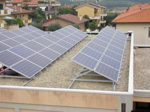 Suportes de montagem triangulares para sistema solar de montagem em telhado