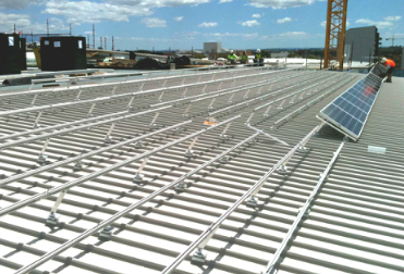 Projetos solares com telhado de metal de 522 kW na Índia