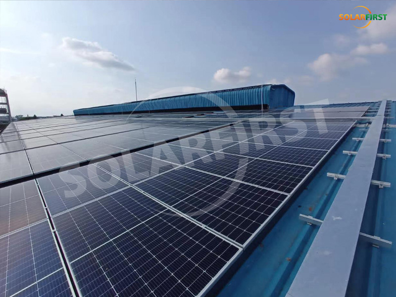 Projeto de Usina de Energia de Telhado de 4 MWp no Vietnã