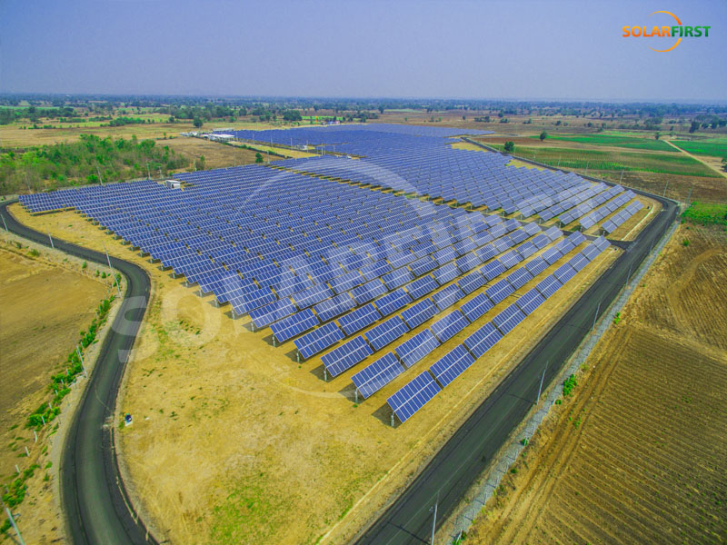Projeto de rastreamento de eixo único plano de 10 MW na Tailândia