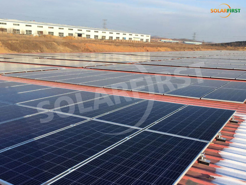 Usina de energia de telhado de 5,6 MWp da China