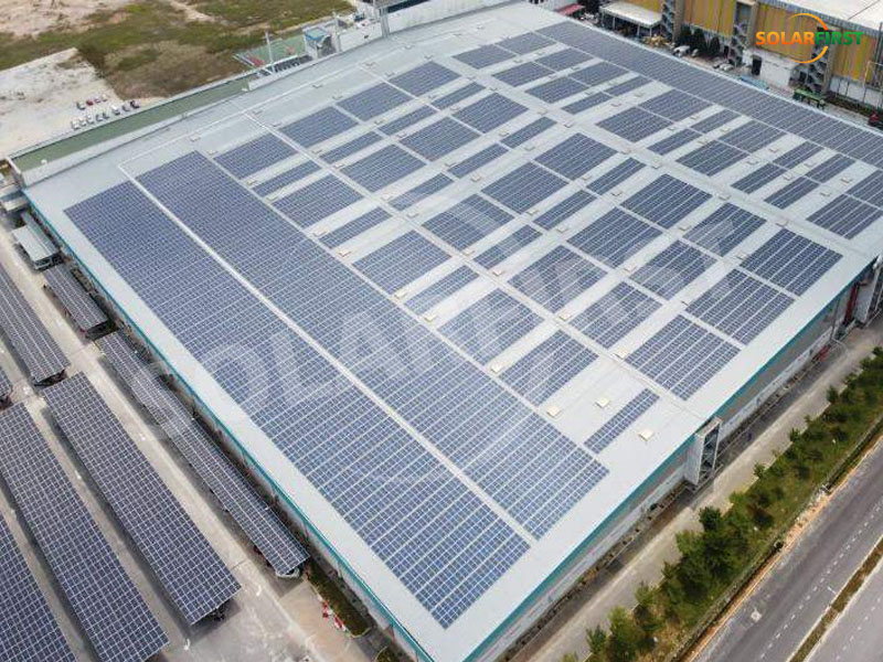 Projeto de usina de energia de telhado de 4 MWp na Malásia