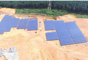 Nosso grande sistema solar comercial em construção