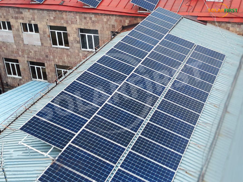 Projeto de telhado de telha metálica de 400 kW na Armênia