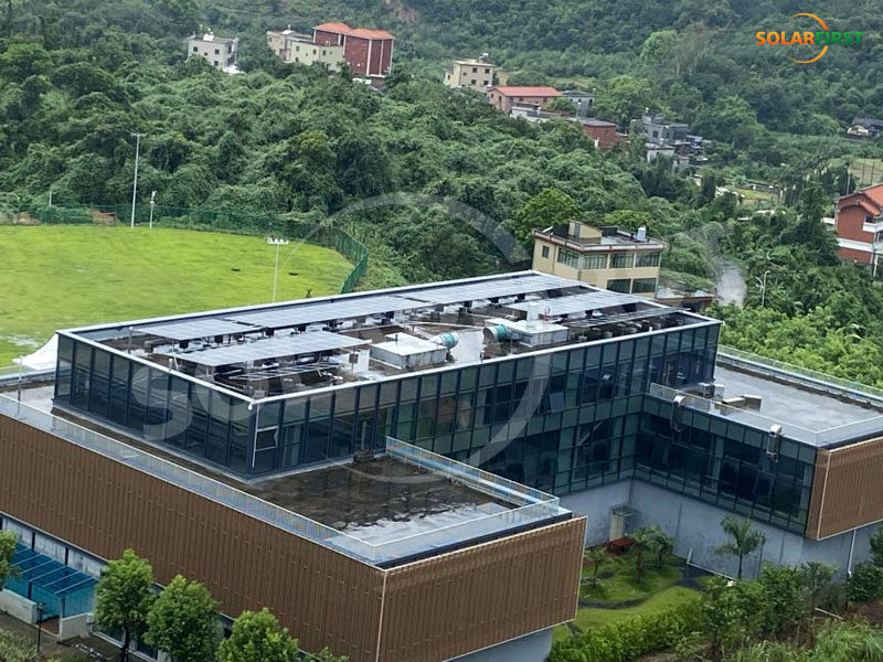 Projeto de energia solar em telhados da SolFirsTech permanece intacto apesar do impacto do tufão Doksuri