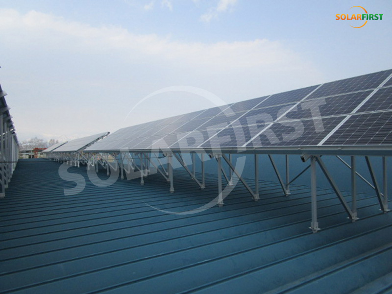 Projeto de usina elétrica de 286 kWp no telhado de Hokkaido, Japão
