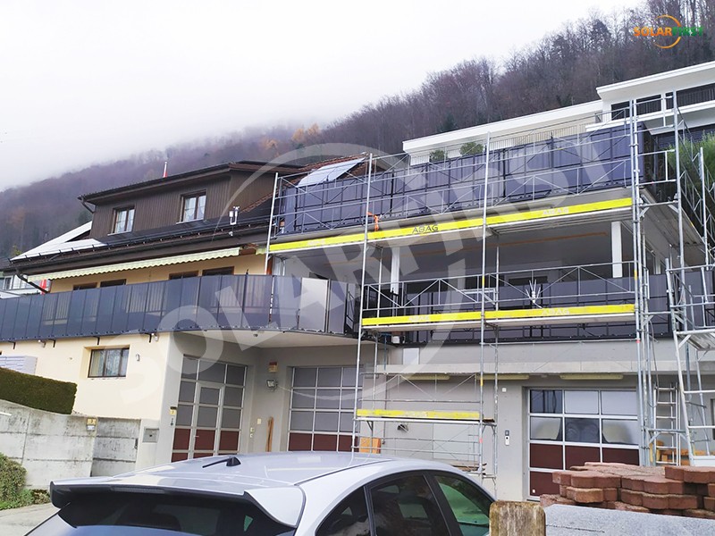 Projeto de cerca de varanda BIPV de 8 kWp na Suíça