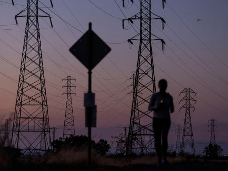 Crise de falta de energia na Califórnia chama a atenção para cortes de energia e empresas de energia solar