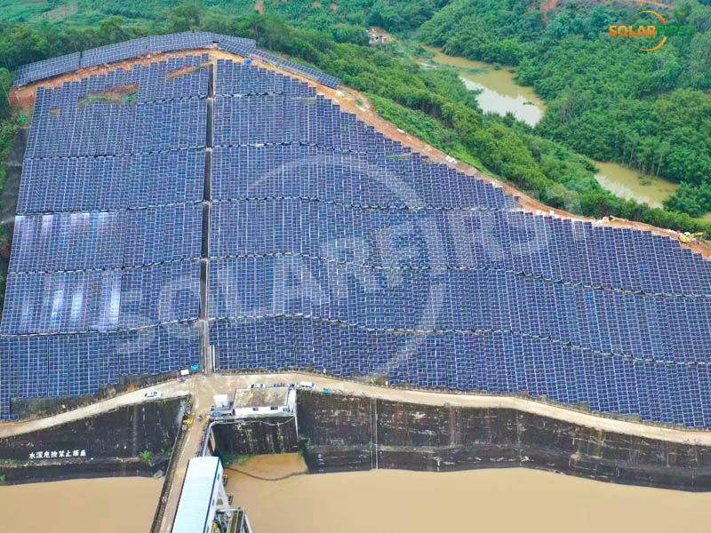 Sistema de montagem flexível Wuzhou Guangxi 3MWp - Projeto de declive